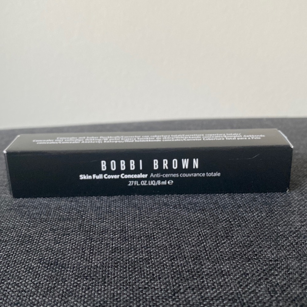 BNIB Bobbi Brown “warm almond” full size concealer